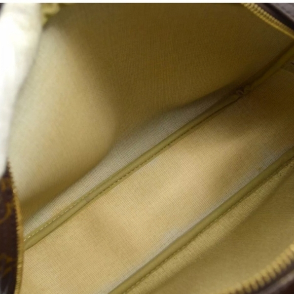 Louis Vuitton Reporter crossbody Bag. - Picture 6 of 14